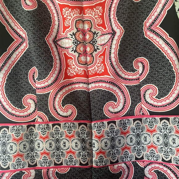 Gorgeous oriental unique dress - Picture 4 of 6